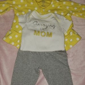 Three piece baby girl outfit. "Amazing Like Mom"